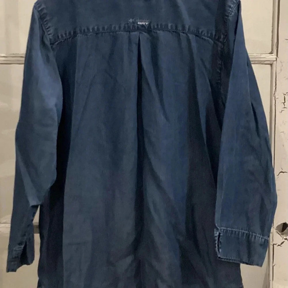 Women’s Columbia Denim Long Sleeved Button Down Shirt Blue Medium - Picture 2 of 3